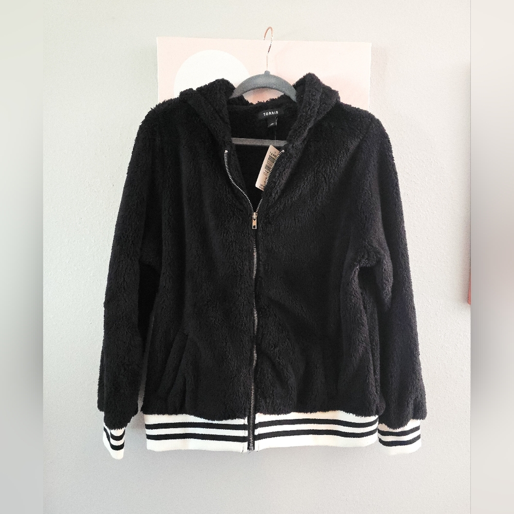 0 / L / 12 TORRID Faux Fur Bomber Jacket